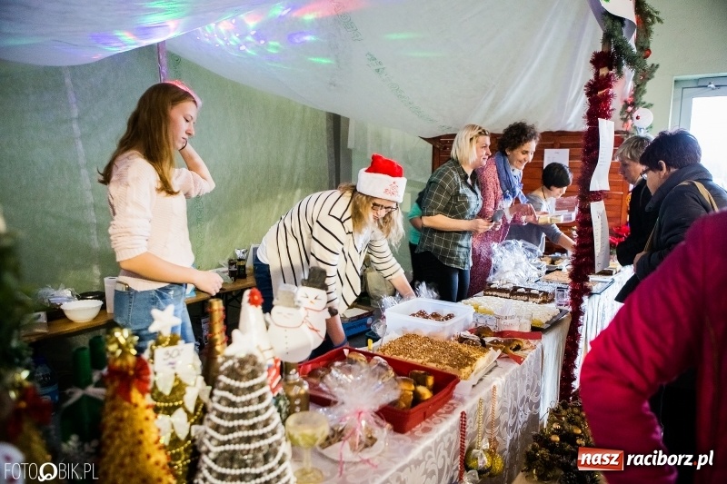 Zdjęcie w galerii na portalu naszraciborz.pl: Kiermasz świąteczny w Pietrowicach Wielkich wiadomości z regionu