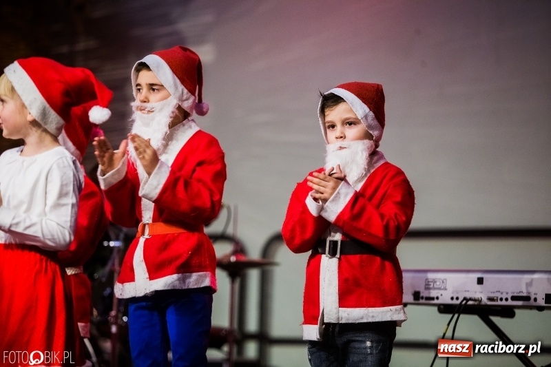 Zdjęcie w galerii na portalu naszraciborz.pl: Kiermasz świąteczny w Pietrowicach Wielkich wiadomości z regionu