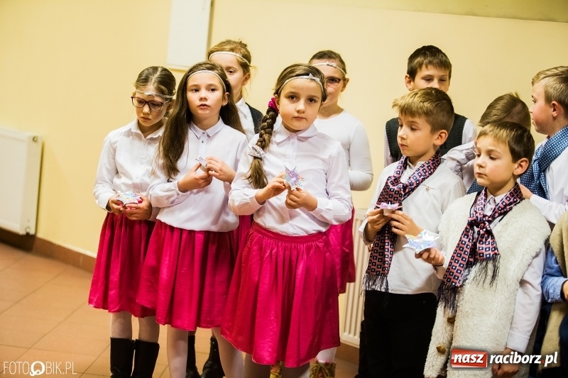 Zdjęcie w galerii na portalu naszraciborz.pl: Kiermasz świąteczny w Pietrowicach Wielkich wiadomości z regionu