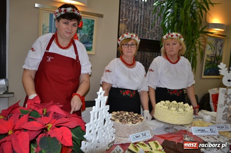 Zdjęcie w galerii na portalu naszraciborz.pl: Coraz bliżej święta, czyli doroczny kiermasz wypieków i ozdób w Tworkowie wiadomości z regionu
