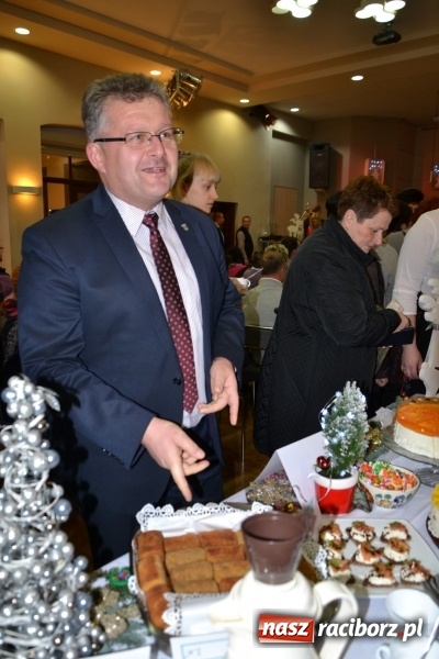 Zdjęcie w galerii na portalu naszraciborz.pl: Coraz bliżej święta, czyli doroczny kiermasz wypieków i ozdób w Tworkowie wiadomości z regionu
