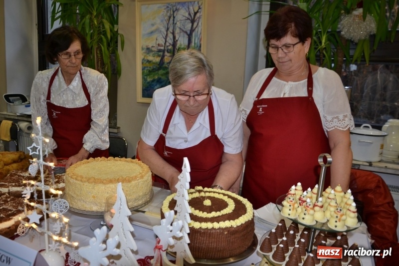 Zdjęcie w galerii na portalu naszraciborz.pl: Coraz bliżej święta, czyli doroczny kiermasz wypieków i ozdób w Tworkowie wiadomości z regionu