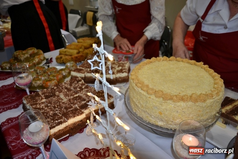 Zdjęcie w galerii na portalu naszraciborz.pl: Coraz bliżej święta, czyli doroczny kiermasz wypieków i ozdób w Tworkowie wiadomości z regionu