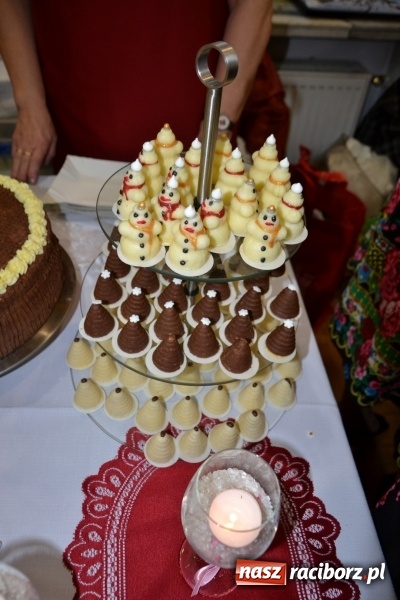 Zdjęcie w galerii na portalu naszraciborz.pl: Coraz bliżej święta, czyli doroczny kiermasz wypieków i ozdób w Tworkowie wiadomości z regionu