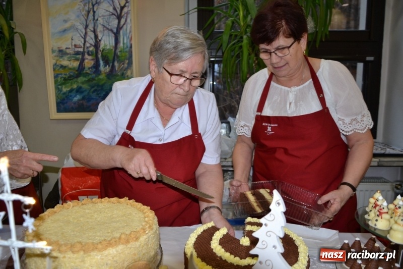 Zdjęcie w galerii na portalu naszraciborz.pl: Coraz bliżej święta, czyli doroczny kiermasz wypieków i ozdób w Tworkowie wiadomości z regionu