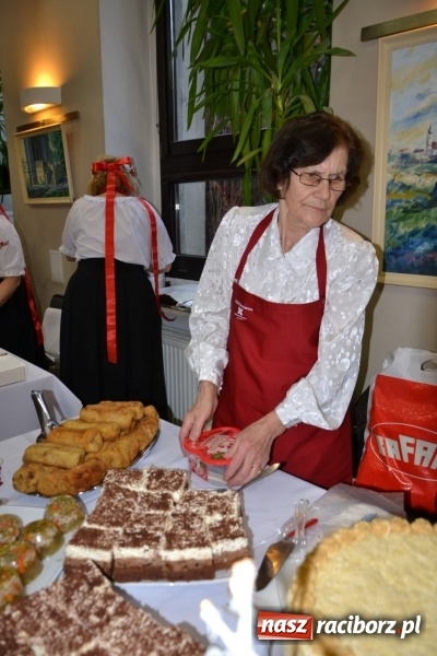 Zdjęcie w galerii na portalu naszraciborz.pl: Coraz bliżej święta, czyli doroczny kiermasz wypieków i ozdób w Tworkowie wiadomości z regionu