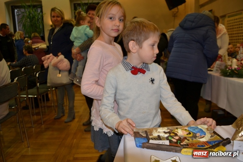 Zdjęcie w galerii na portalu naszraciborz.pl: Coraz bliżej święta, czyli doroczny kiermasz wypieków i ozdób w Tworkowie wiadomości z regionu