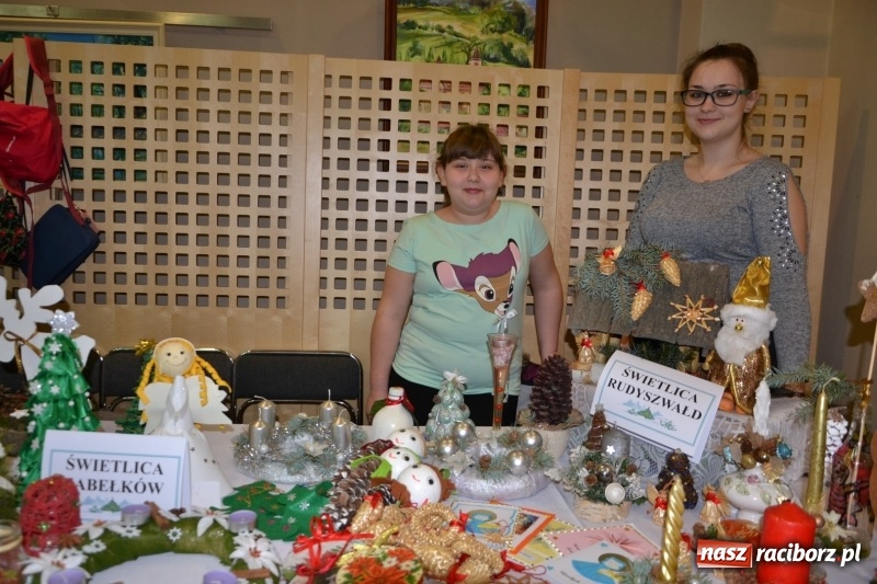 Zdjęcie w galerii na portalu naszraciborz.pl: Coraz bliżej święta, czyli doroczny kiermasz wypieków i ozdób w Tworkowie wiadomości z regionu