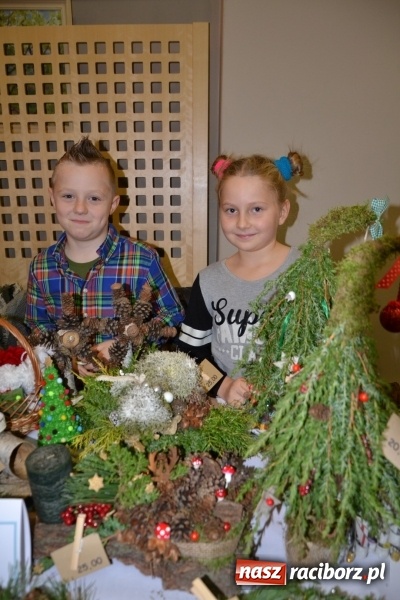 Zdjęcie w galerii na portalu naszraciborz.pl: Coraz bliżej święta, czyli doroczny kiermasz wypieków i ozdób w Tworkowie wiadomości z regionu