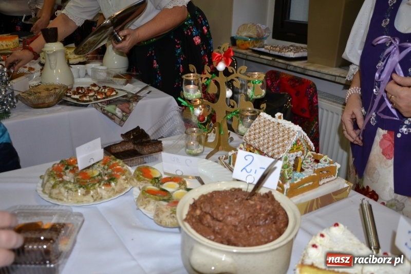 Zdjęcie w galerii na portalu naszraciborz.pl: Coraz bliżej święta, czyli doroczny kiermasz wypieków i ozdób w Tworkowie wiadomości z regionu