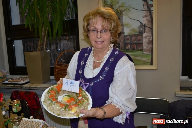 Zdjęcie w galerii na portalu naszraciborz.pl: Coraz bliżej święta, czyli doroczny kiermasz wypieków i ozdób w Tworkowie wiadomości z regionu