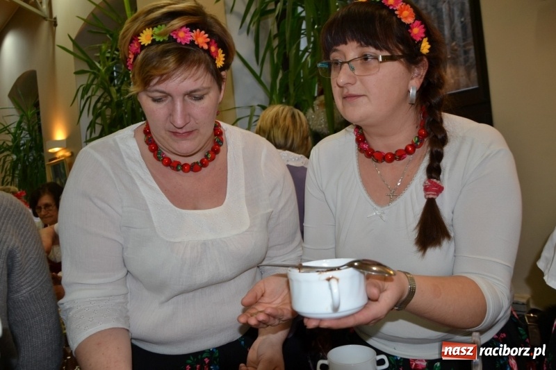 Zdjęcie w galerii na portalu naszraciborz.pl: Coraz bliżej święta, czyli doroczny kiermasz wypieków i ozdób w Tworkowie wiadomości z regionu