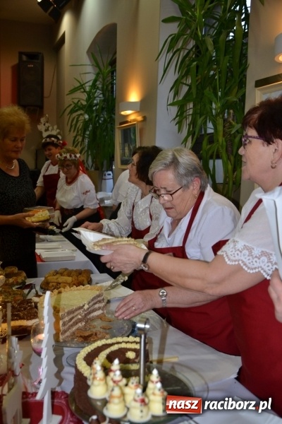 Zdjęcie w galerii na portalu naszraciborz.pl: Coraz bliżej święta, czyli doroczny kiermasz wypieków i ozdób w Tworkowie wiadomości z regionu