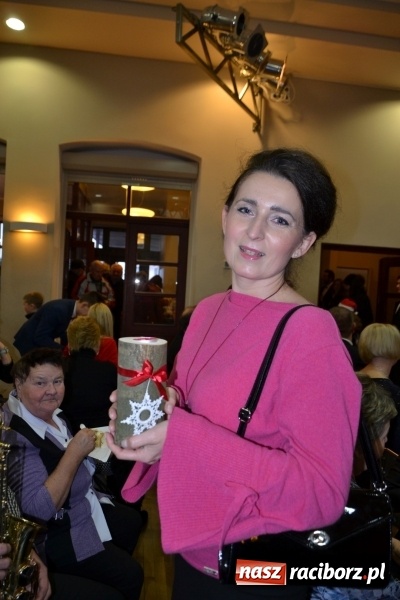 Zdjęcie w galerii na portalu naszraciborz.pl: Coraz bliżej święta, czyli doroczny kiermasz wypieków i ozdób w Tworkowie wiadomości z regionu