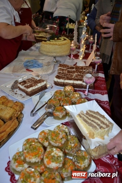Zdjęcie w galerii na portalu naszraciborz.pl: Coraz bliżej święta, czyli doroczny kiermasz wypieków i ozdób w Tworkowie wiadomości z regionu