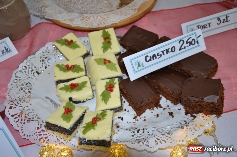 Zdjęcie w galerii na portalu naszraciborz.pl: Coraz bliżej święta, czyli doroczny kiermasz wypieków i ozdób w Tworkowie wiadomości z regionu