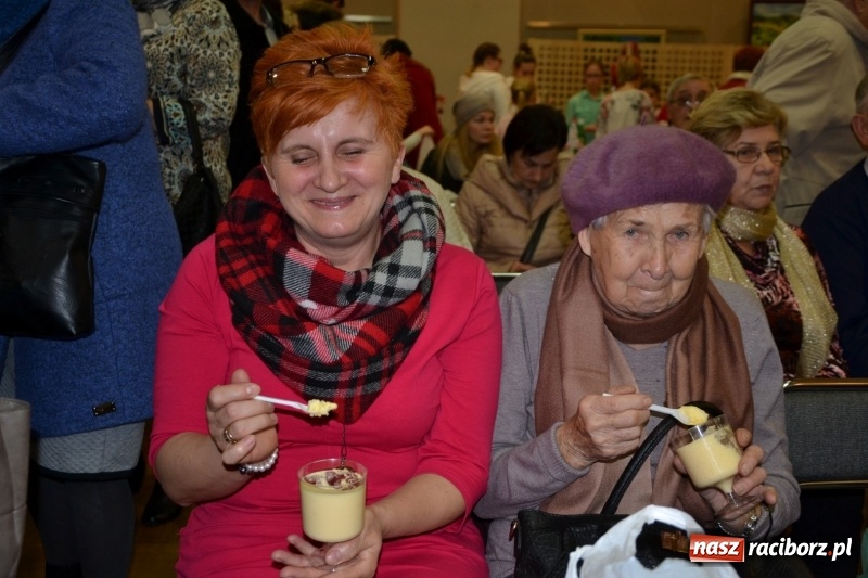 Zdjęcie w galerii na portalu naszraciborz.pl: Coraz bliżej święta, czyli doroczny kiermasz wypieków i ozdób w Tworkowie wiadomości z regionu