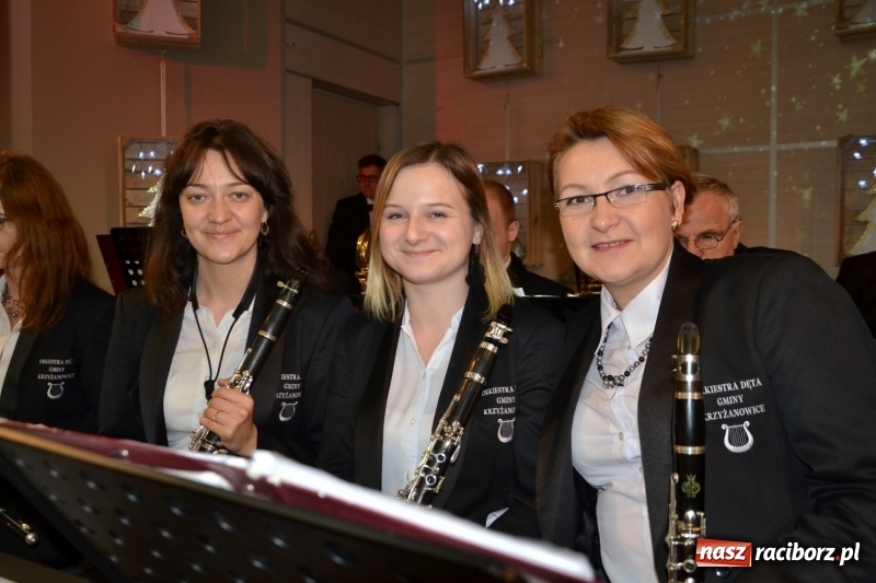 Zdjęcie w galerii na portalu naszraciborz.pl: Coraz bliżej święta, czyli doroczny kiermasz wypieków i ozdób w Tworkowie wiadomości z regionu