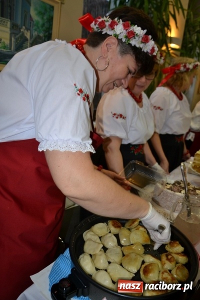 Zdjęcie w galerii na portalu naszraciborz.pl: Coraz bliżej święta, czyli doroczny kiermasz wypieków i ozdób w Tworkowie wiadomości z regionu