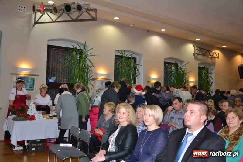 Zdjęcie w galerii na portalu naszraciborz.pl: Coraz bliżej święta, czyli doroczny kiermasz wypieków i ozdób w Tworkowie wiadomości z regionu