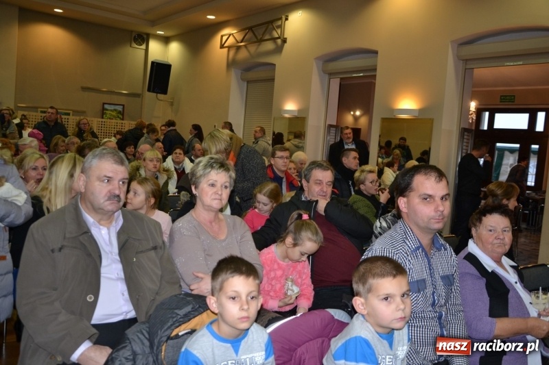 Zdjęcie w galerii na portalu naszraciborz.pl: Coraz bliżej święta, czyli doroczny kiermasz wypieków i ozdób w Tworkowie wiadomości z regionu