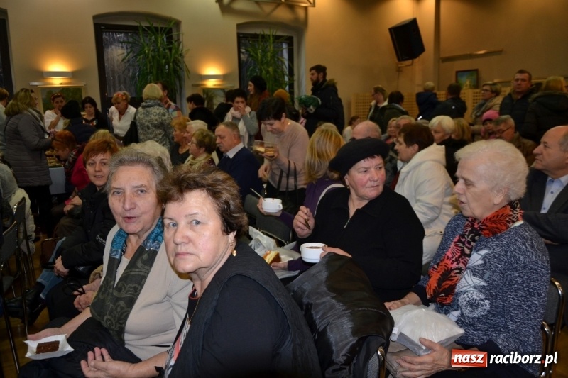 Zdjęcie w galerii na portalu naszraciborz.pl: Coraz bliżej święta, czyli doroczny kiermasz wypieków i ozdób w Tworkowie wiadomości z regionu