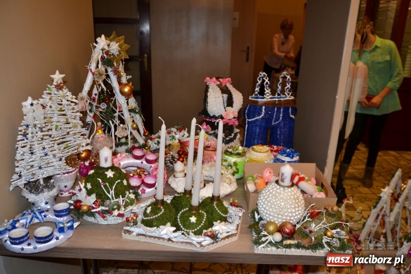 Zdjęcie w galerii na portalu naszraciborz.pl: Coraz bliżej święta, czyli doroczny kiermasz wypieków i ozdób w Tworkowie wiadomości z regionu