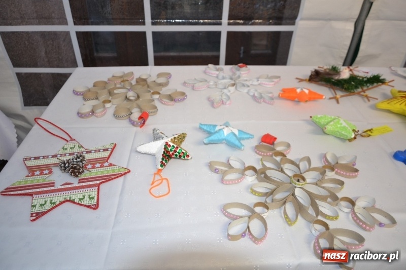 Zdjęcie w galerii na portalu naszraciborz.pl: Coraz bliżej święta, czyli doroczny kiermasz wypieków i ozdób w Tworkowie wiadomości z regionu