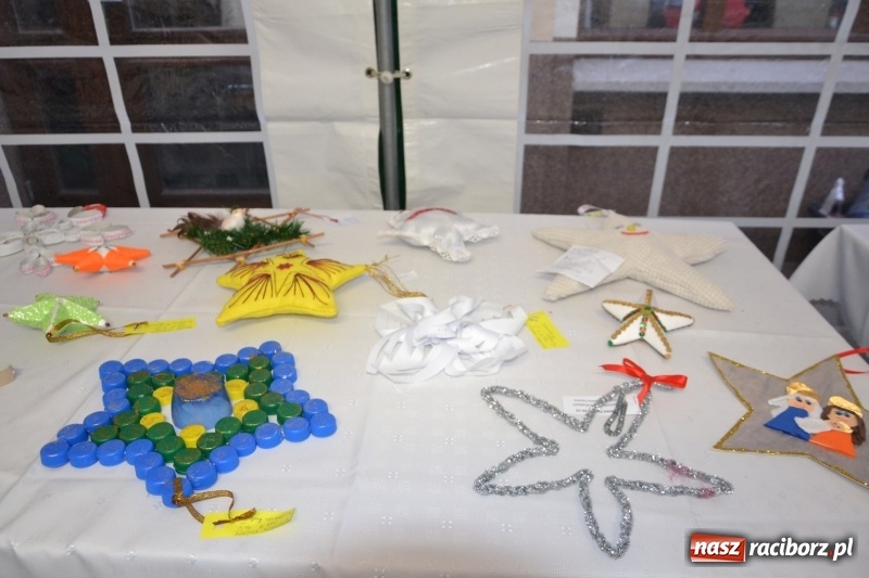 Zdjęcie w galerii na portalu naszraciborz.pl: Coraz bliżej święta, czyli doroczny kiermasz wypieków i ozdób w Tworkowie wiadomości z regionu