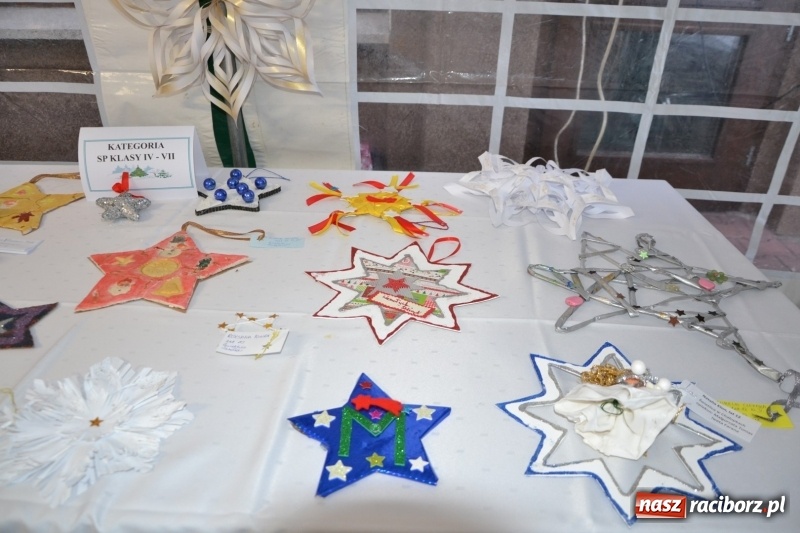 Zdjęcie w galerii na portalu naszraciborz.pl: Coraz bliżej święta, czyli doroczny kiermasz wypieków i ozdób w Tworkowie wiadomości z regionu