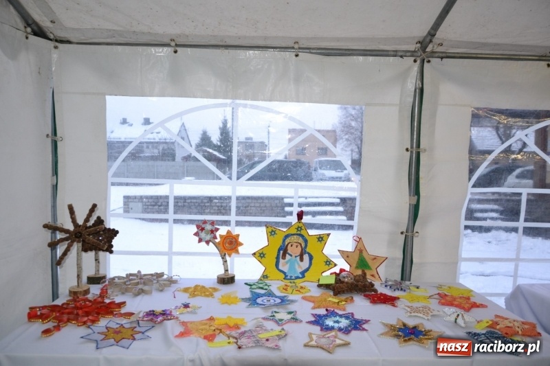 Zdjęcie w galerii na portalu naszraciborz.pl: Coraz bliżej święta, czyli doroczny kiermasz wypieków i ozdób w Tworkowie wiadomości z regionu