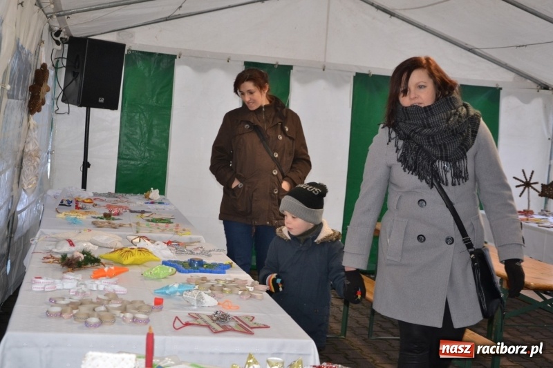 Zdjęcie w galerii na portalu naszraciborz.pl: Coraz bliżej święta, czyli doroczny kiermasz wypieków i ozdób w Tworkowie wiadomości z regionu