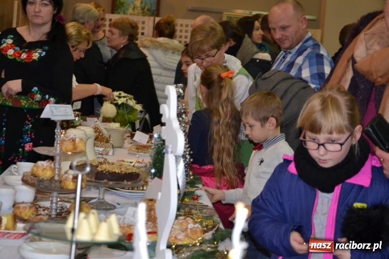 Zdjęcie w galerii na portalu naszraciborz.pl: Coraz bliżej święta, czyli doroczny kiermasz wypieków i ozdób w Tworkowie wiadomości z regionu