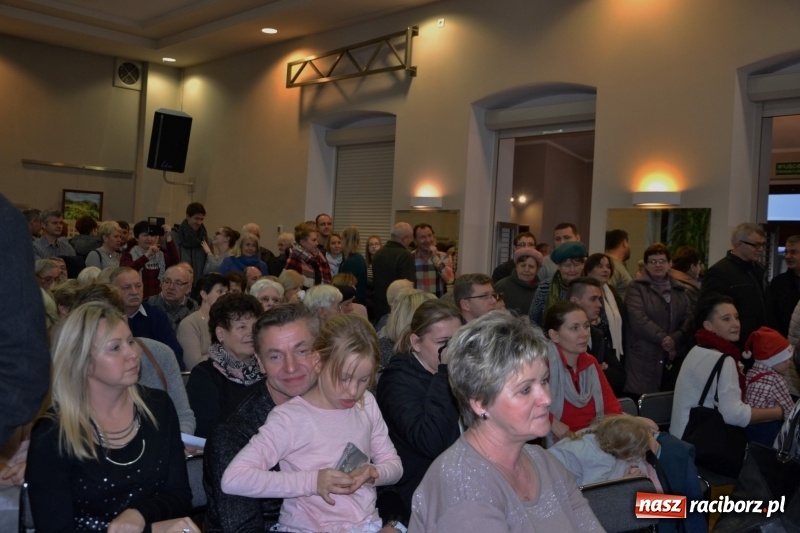 Zdjęcie w galerii na portalu naszraciborz.pl: Coraz bliżej święta, czyli doroczny kiermasz wypieków i ozdób w Tworkowie wiadomości z regionu