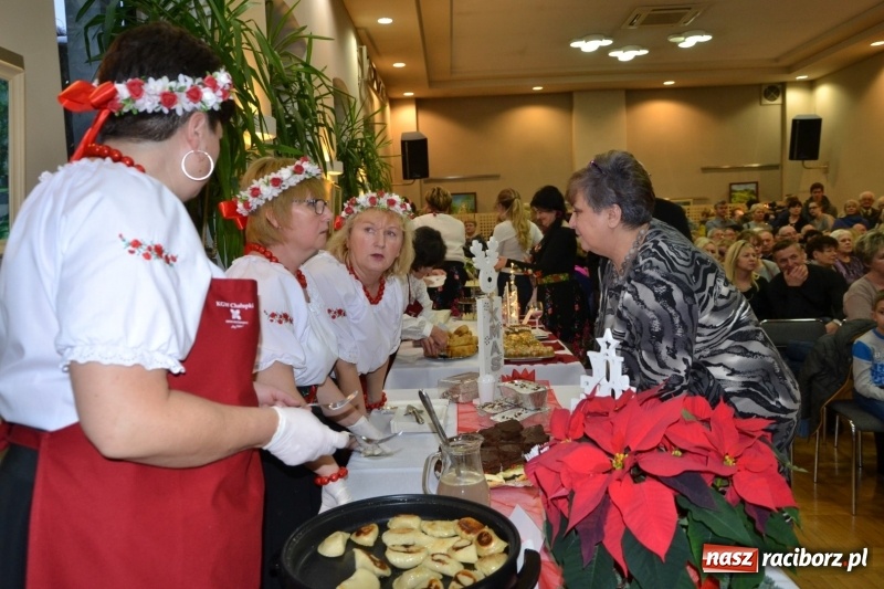 Zdjęcie w galerii na portalu naszraciborz.pl: Coraz bliżej święta, czyli doroczny kiermasz wypieków i ozdób w Tworkowie wiadomości z regionu