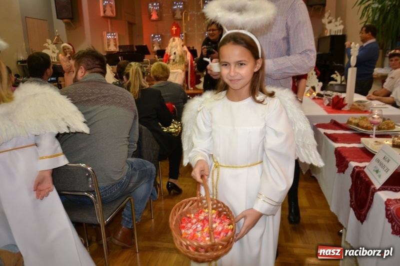 Zdjęcie w galerii na portalu naszraciborz.pl: Coraz bliżej święta, czyli doroczny kiermasz wypieków i ozdób w Tworkowie wiadomości z regionu