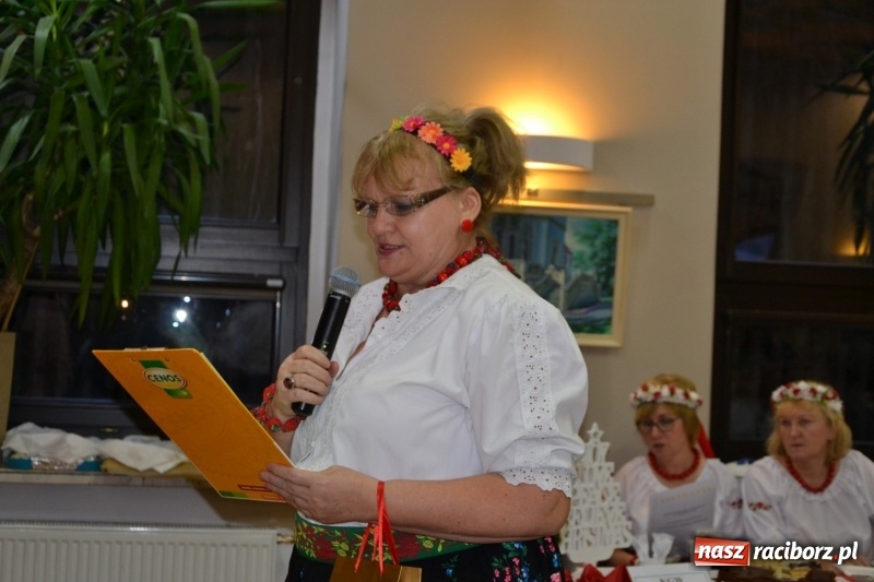 Zdjęcie w galerii na portalu naszraciborz.pl: Coraz bliżej święta, czyli doroczny kiermasz wypieków i ozdób w Tworkowie wiadomości z regionu