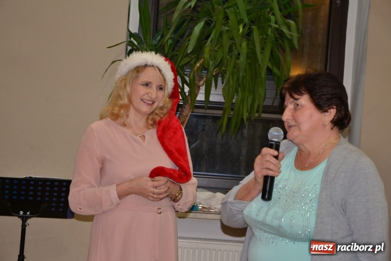 Zdjęcie w galerii na portalu naszraciborz.pl: Coraz bliżej święta, czyli doroczny kiermasz wypieków i ozdób w Tworkowie wiadomości z regionu