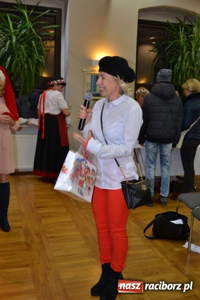 Zdjęcie w galerii na portalu naszraciborz.pl: Coraz bliżej święta, czyli doroczny kiermasz wypieków i ozdób w Tworkowie wiadomości z regionu