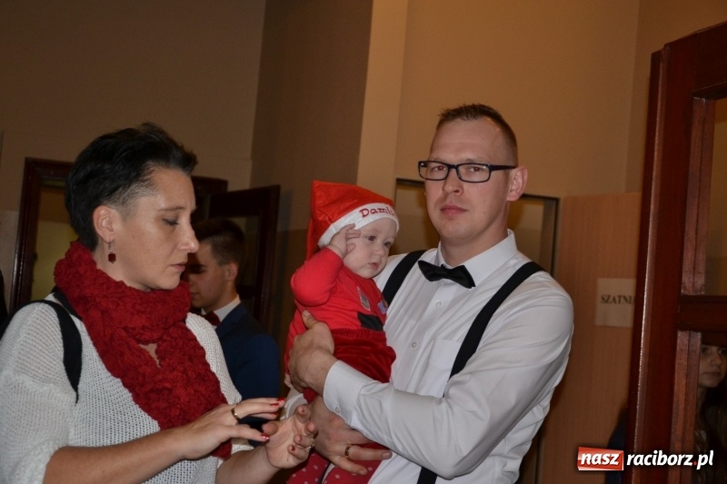 Zdjęcie w galerii na portalu naszraciborz.pl: Coraz bliżej święta, czyli doroczny kiermasz wypieków i ozdób w Tworkowie wiadomości z regionu