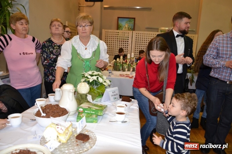 Zdjęcie w galerii na portalu naszraciborz.pl: Coraz bliżej święta, czyli doroczny kiermasz wypieków i ozdób w Tworkowie wiadomości z regionu