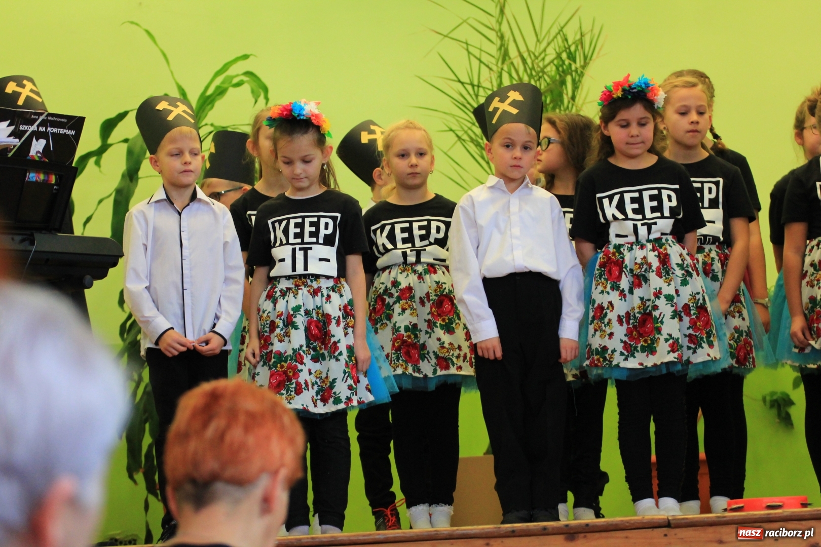 Zdjęcie w galerii na portalu naszraciborz.pl: Barbórka 2017, czyli występy dla górników w kobylskim Domu Kultury wiadomości z regionu