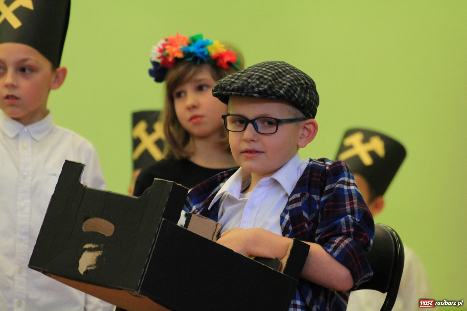 Zdjęcie w galerii na portalu naszraciborz.pl: Barbórka 2017, czyli występy dla górników w kobylskim Domu Kultury wiadomości z regionu