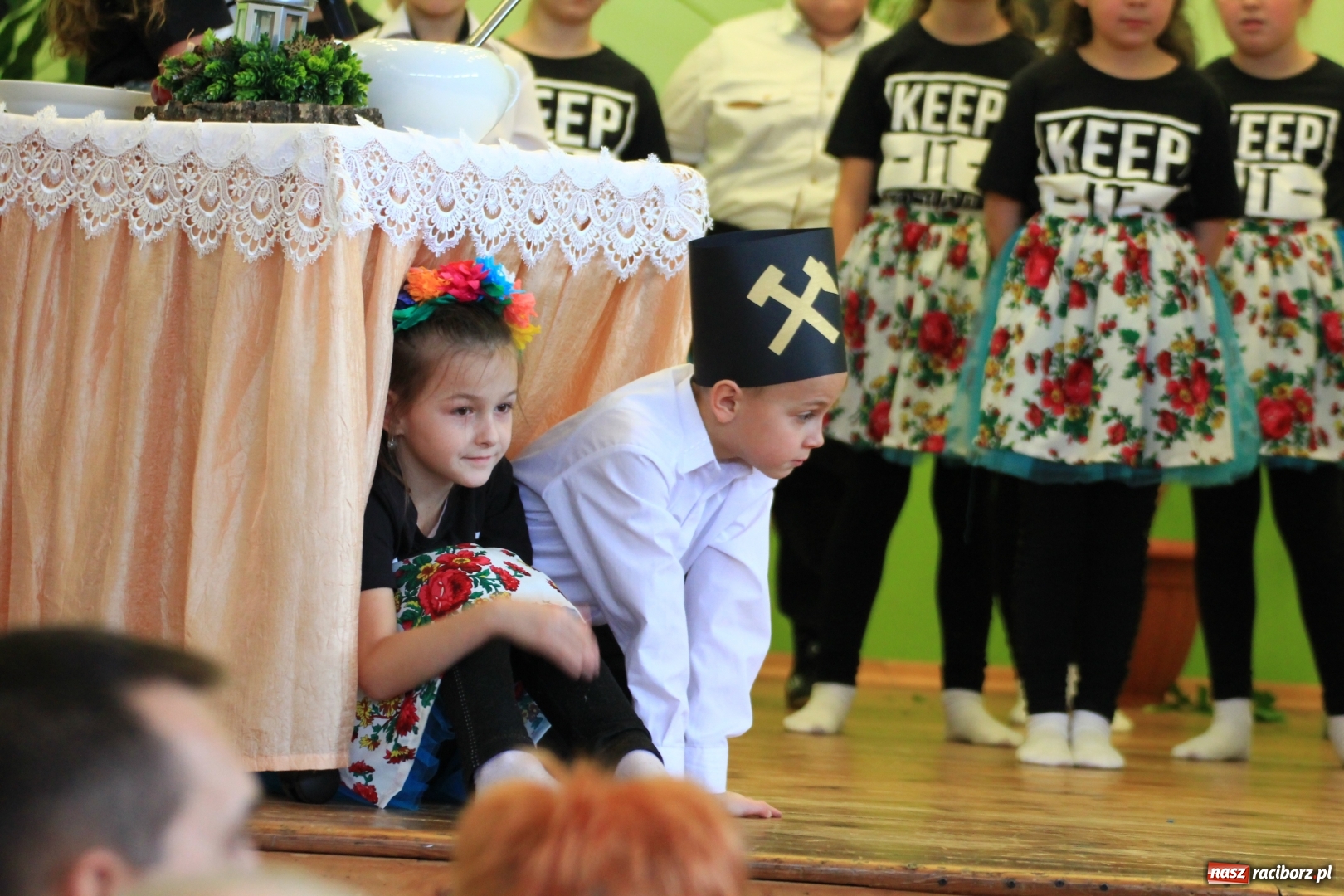 Zdjęcie w galerii na portalu naszraciborz.pl: Barbórka 2017, czyli występy dla górników w kobylskim Domu Kultury wiadomości z regionu