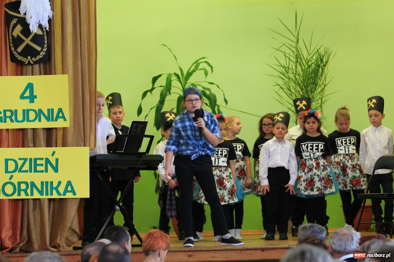 Zdjęcie w galerii na portalu naszraciborz.pl: Barbórka 2017, czyli występy dla górników w kobylskim Domu Kultury wiadomości z regionu