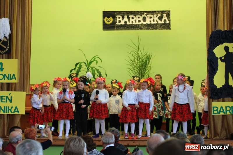 Zdjęcie w galerii na portalu naszraciborz.pl: Barbórka 2017, czyli występy dla górników w kobylskim Domu Kultury wiadomości z regionu