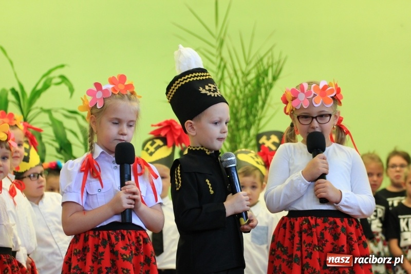 Zdjęcie w galerii na portalu naszraciborz.pl: Barbórka 2017, czyli występy dla górników w kobylskim Domu Kultury wiadomości z regionu