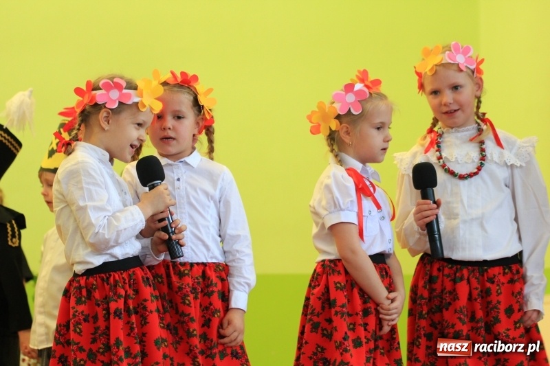 Zdjęcie w galerii na portalu naszraciborz.pl: Barbórka 2017, czyli występy dla górników w kobylskim Domu Kultury wiadomości z regionu
