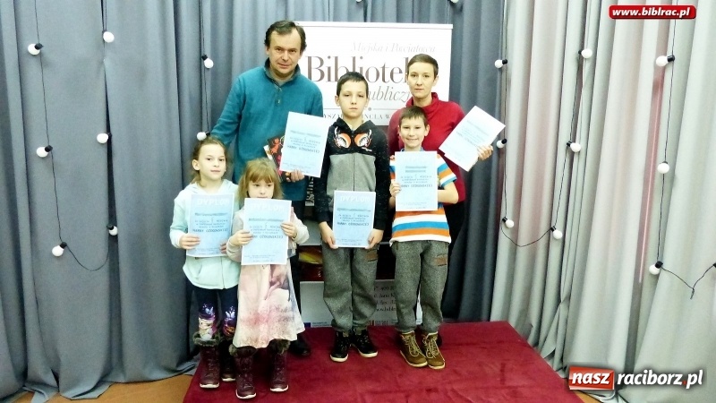 Zdjęcie w galerii na portalu naszraciborz.pl: Rodzinny konkurs wiedzy w raciborskiej bibliotece wiadomości z regionu