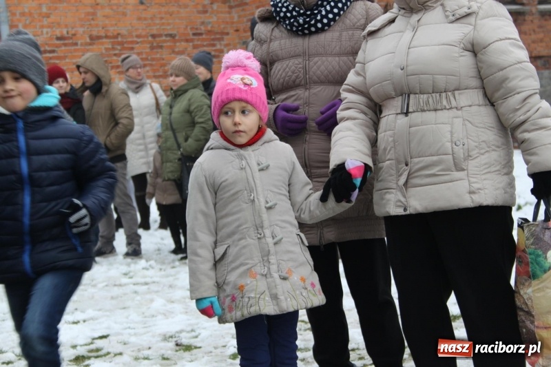 Zdjęcie w galerii na portalu naszraciborz.pl: Święty Mikołaj spotkał się z mieszkańcami Wojnowic wiadomości z regionu